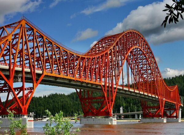 The bridge across the Irtysh River in Khanty-Mansiysk City - Transmost