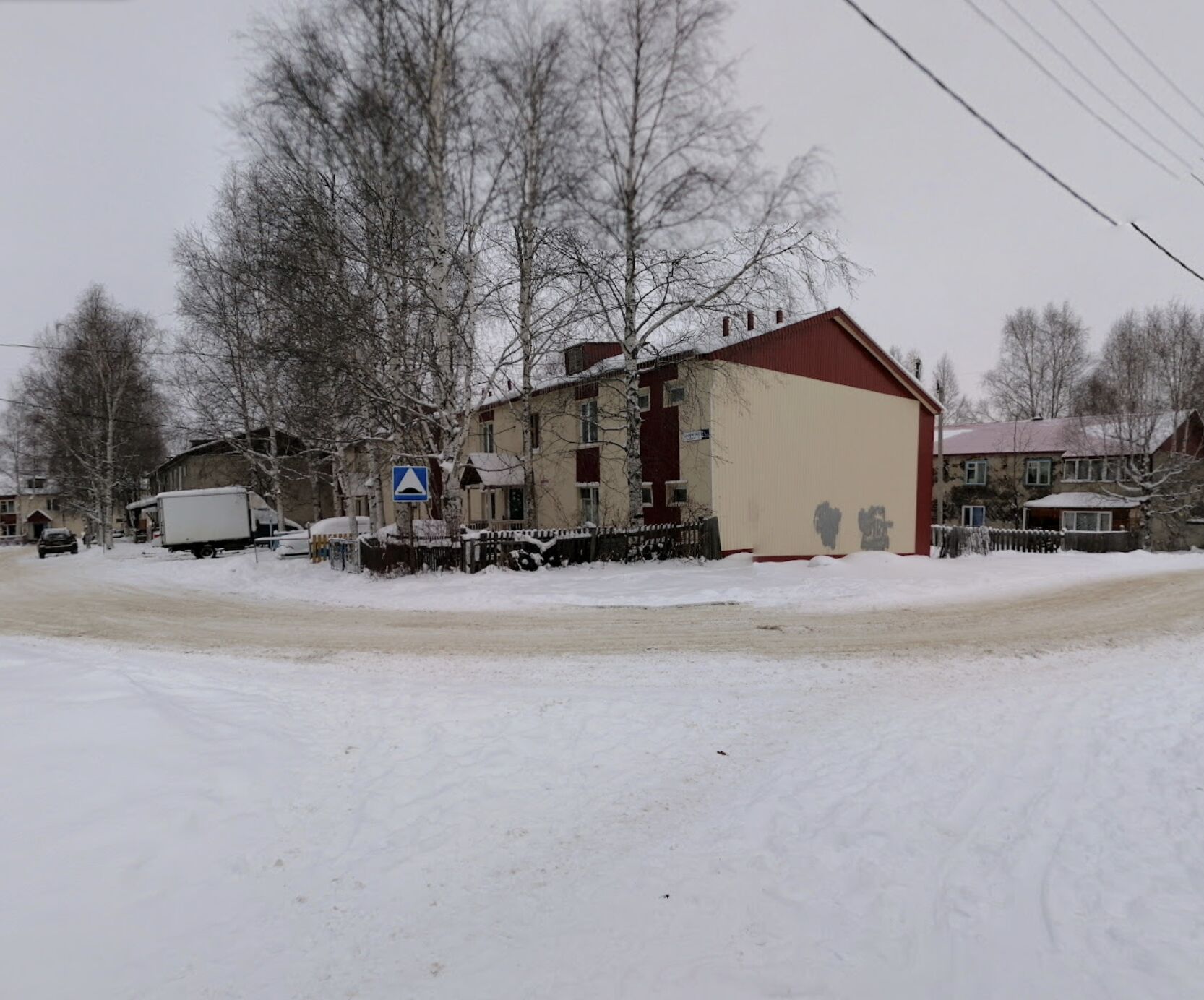 В Мегионе из-за угрозы обрушения оперативно расселят дом